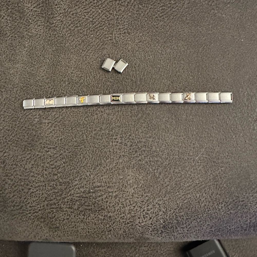 Women’s Italian Silver link charm bracelet